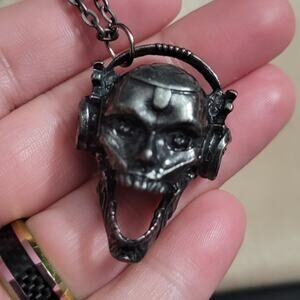Cyberpunk skull face wearing headphones 3D pendant necklace